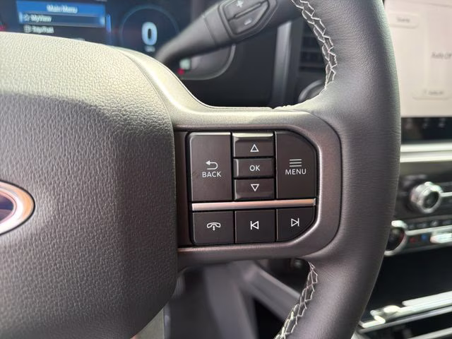 2026 Avalanche Ford Super Duty F-250 SRW Lariat 4X4 Truck
