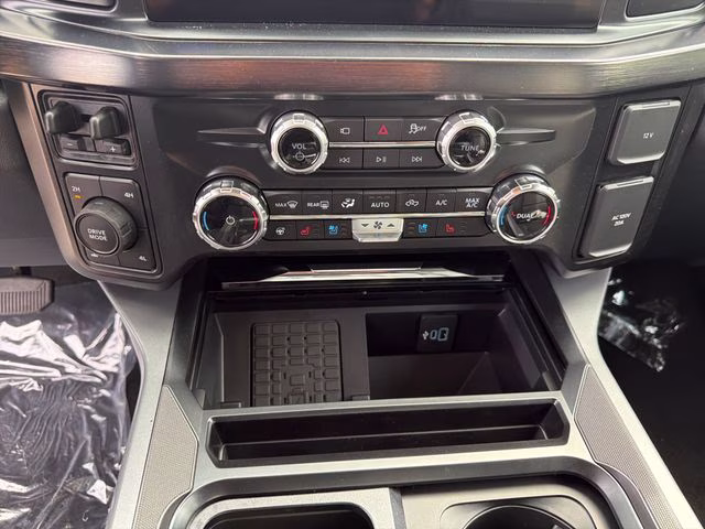 2026 Avalanche Ford Super Duty F-250 SRW Lariat 4X4 Truck
