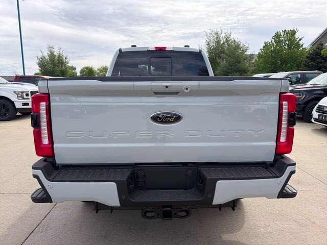 2026 Avalanche Ford Super Duty F-250 SRW Lariat 4X4 Truck