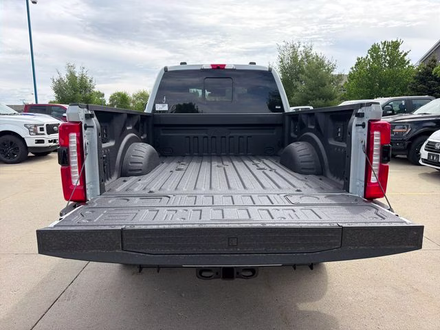 2026 Avalanche Ford Super Duty F-250 SRW Lariat 4X4 Truck