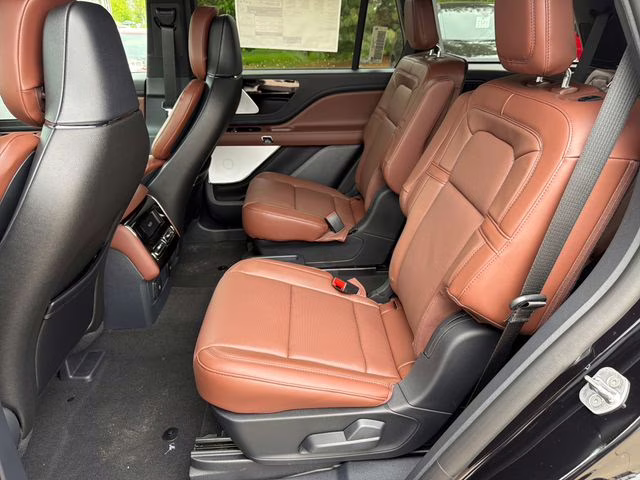 2026 Infinite Black Metallic Clearcoat Lincoln Aviator Reserve AWD SUV