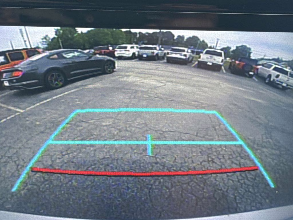 2020 Celestial Silver Metallic Toyota Highlander XLE FWD SUV