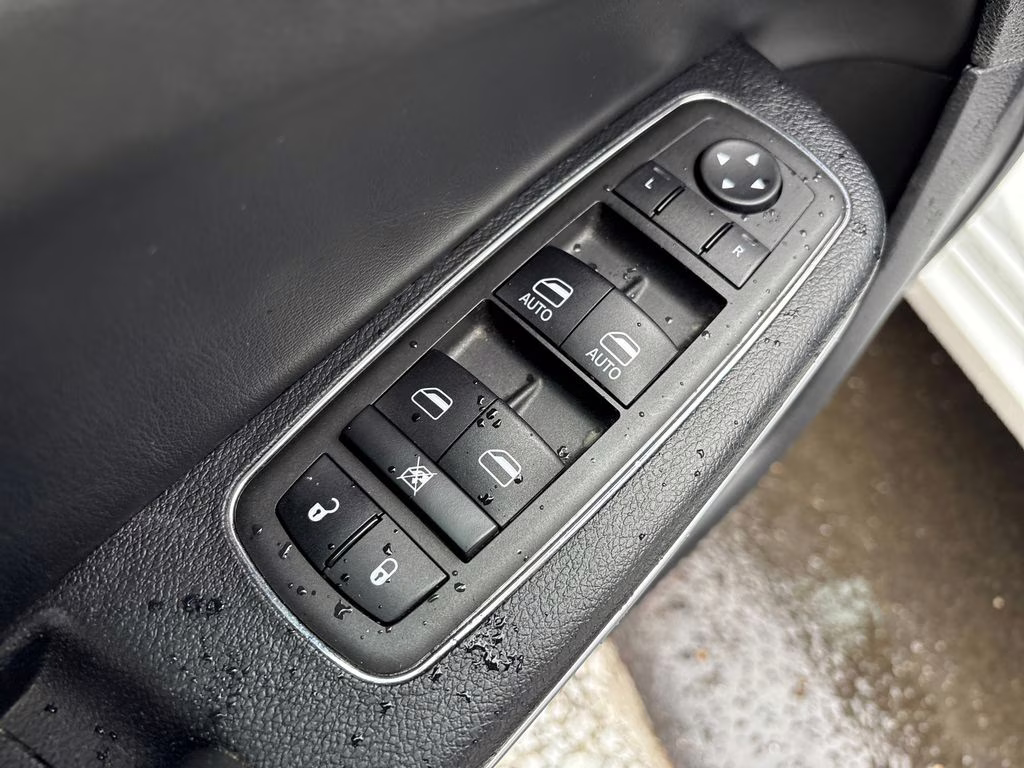 2023 Bright White Clearcoat Chrysler 300 S RWD Sedan