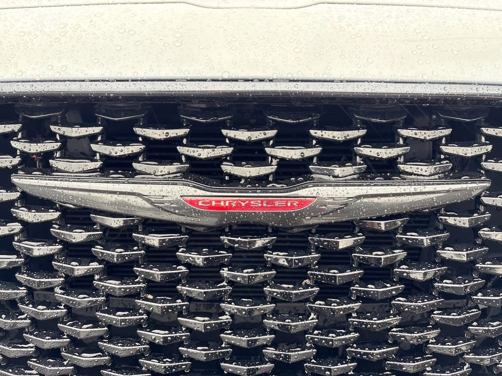 2023 Bright White Clearcoat Chrysler 300 S RWD Sedan