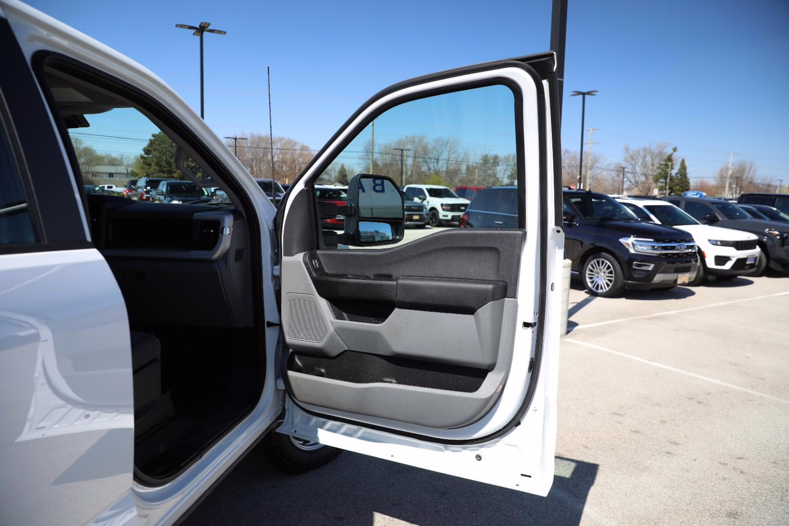 2023 Oxford White Ford Super Duty F-250 SRW XL 4X4 Truck