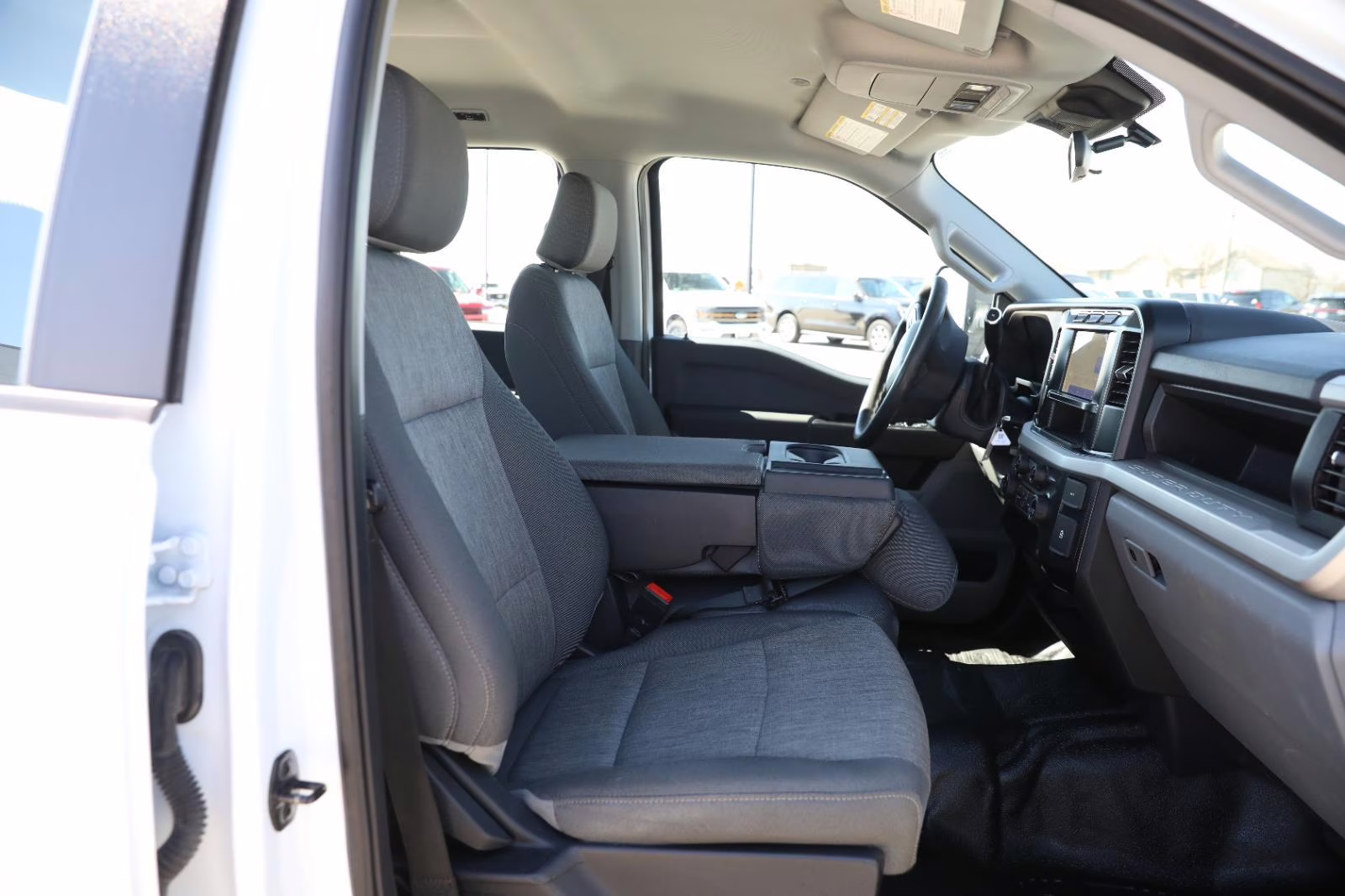 2023 Oxford White Ford Super Duty F-250 SRW XL 4X4 Truck