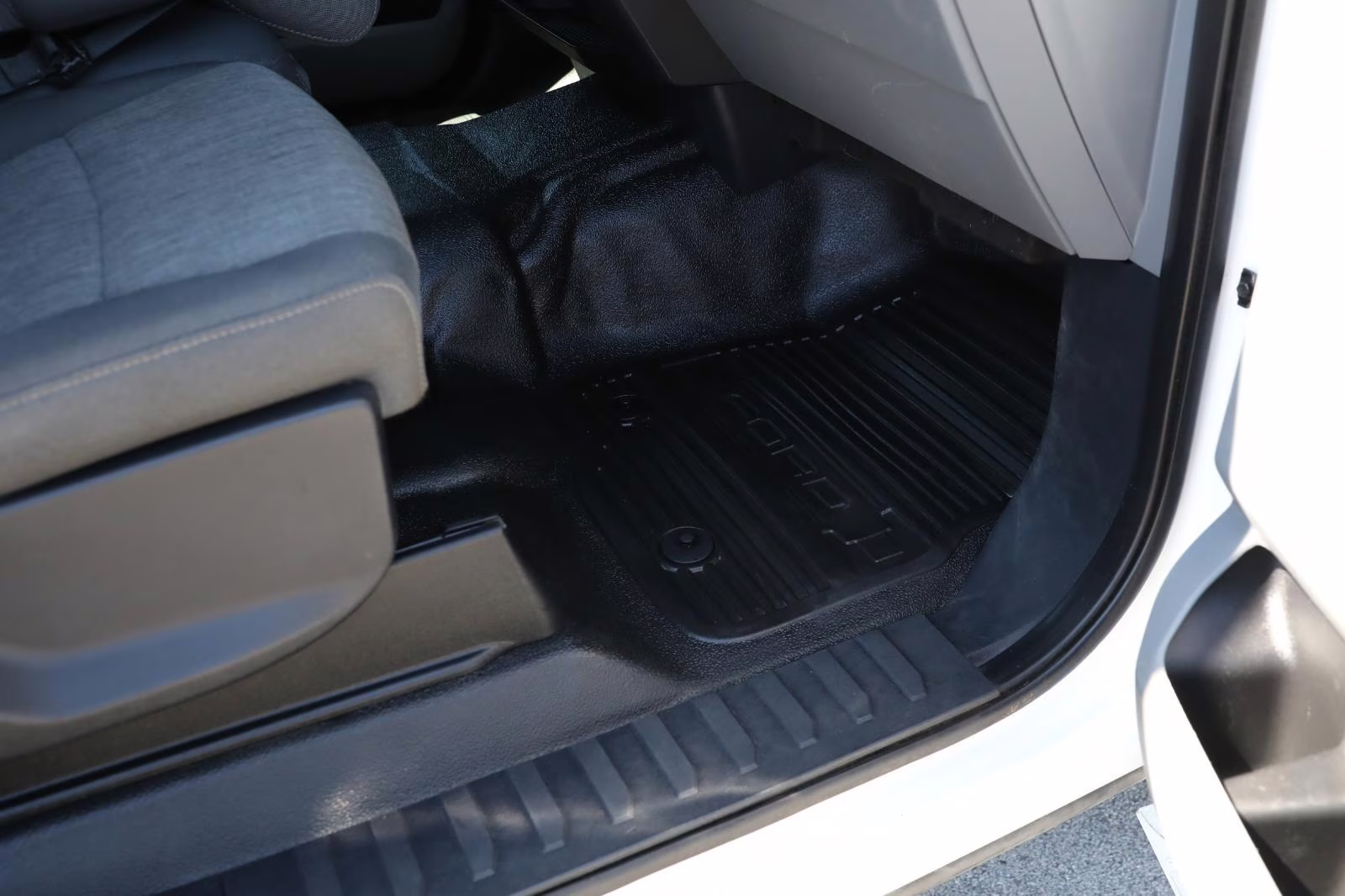 2023 Oxford White Ford Super Duty F-250 SRW XL 4X4 Truck