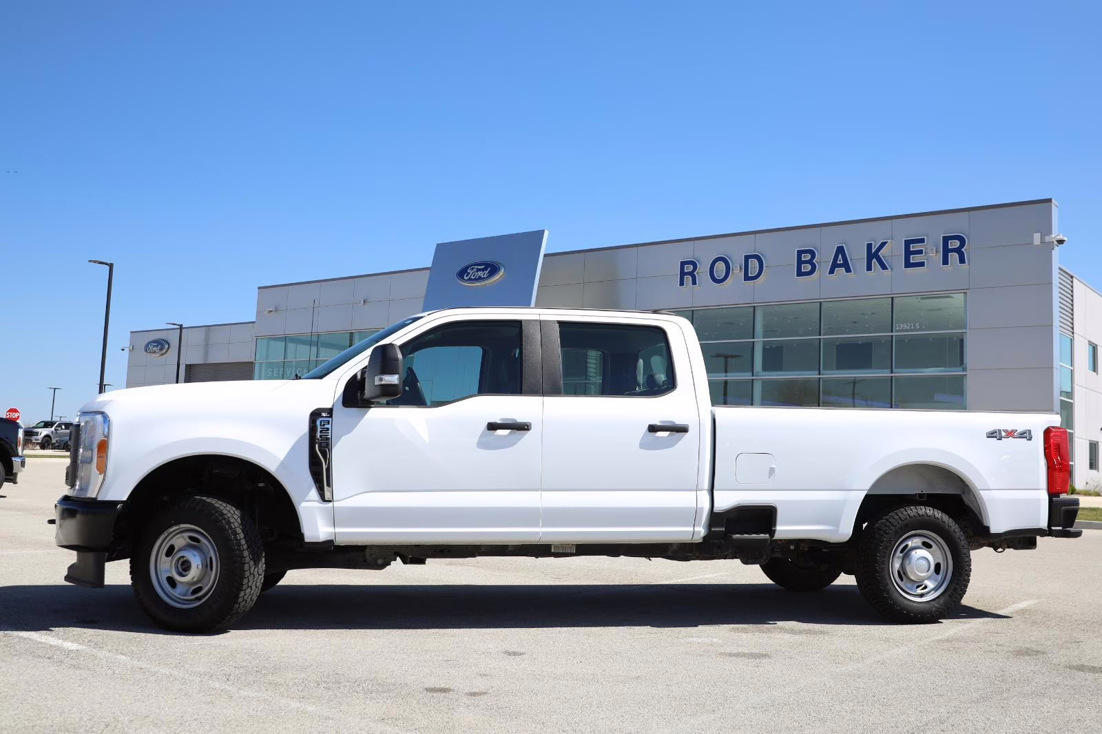 2023 Oxford White Ford Super Duty F-250 SRW XL 4X4 Truck
