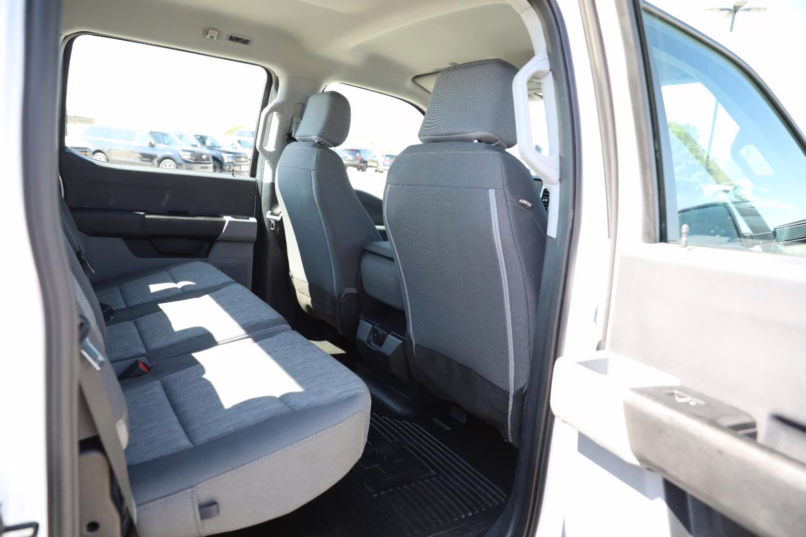 2023 Oxford White Ford Super Duty F-250 SRW XL 4X4 Truck