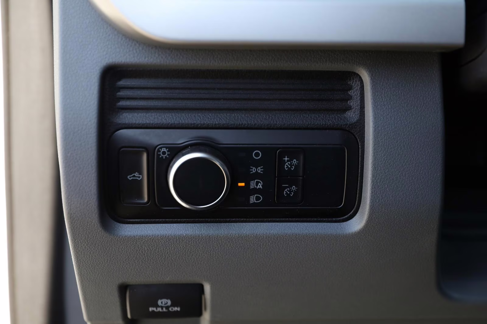 2023 Oxford White Ford Super Duty F-250 SRW XL 4X4 Truck