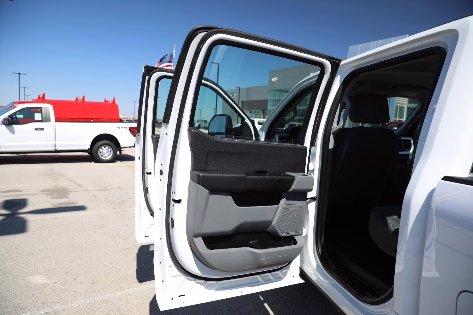 2023 Oxford White Ford Super Duty F-250 SRW XL 4X4 Truck