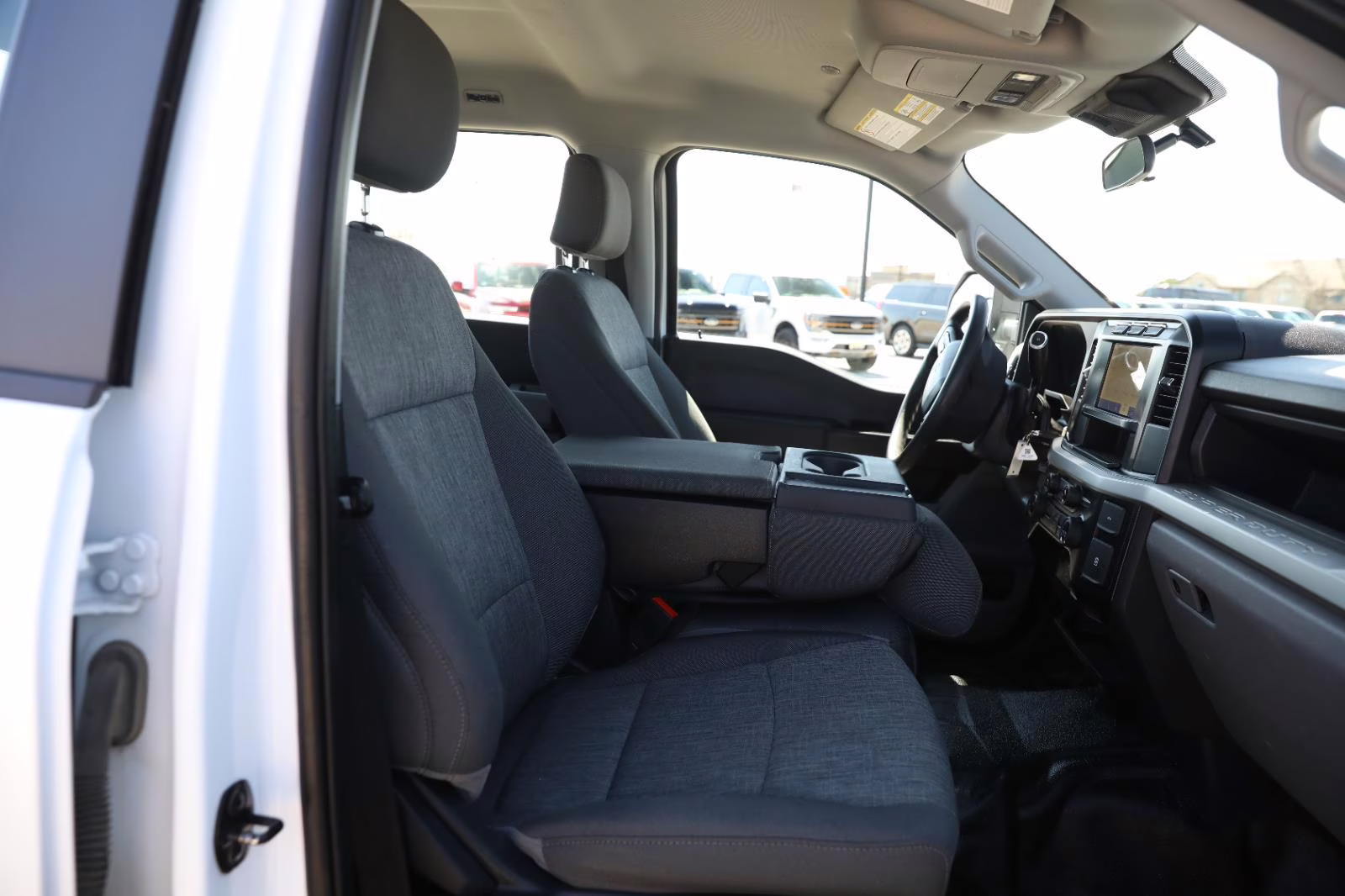 2023 Oxford White Ford Super Duty F-250 SRW XL 4X4 Truck