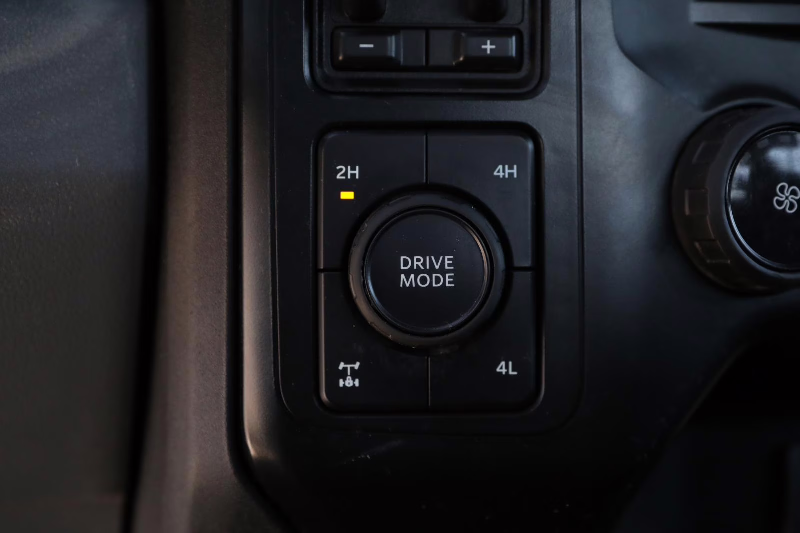 2023 Oxford White Ford Super Duty F-250 SRW XL 4X4 Truck