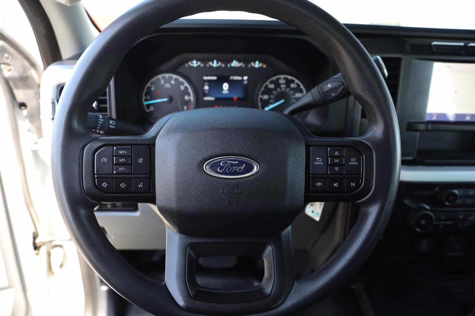 2023 Oxford White Ford Super Duty F-250 SRW XL 4X4 Truck