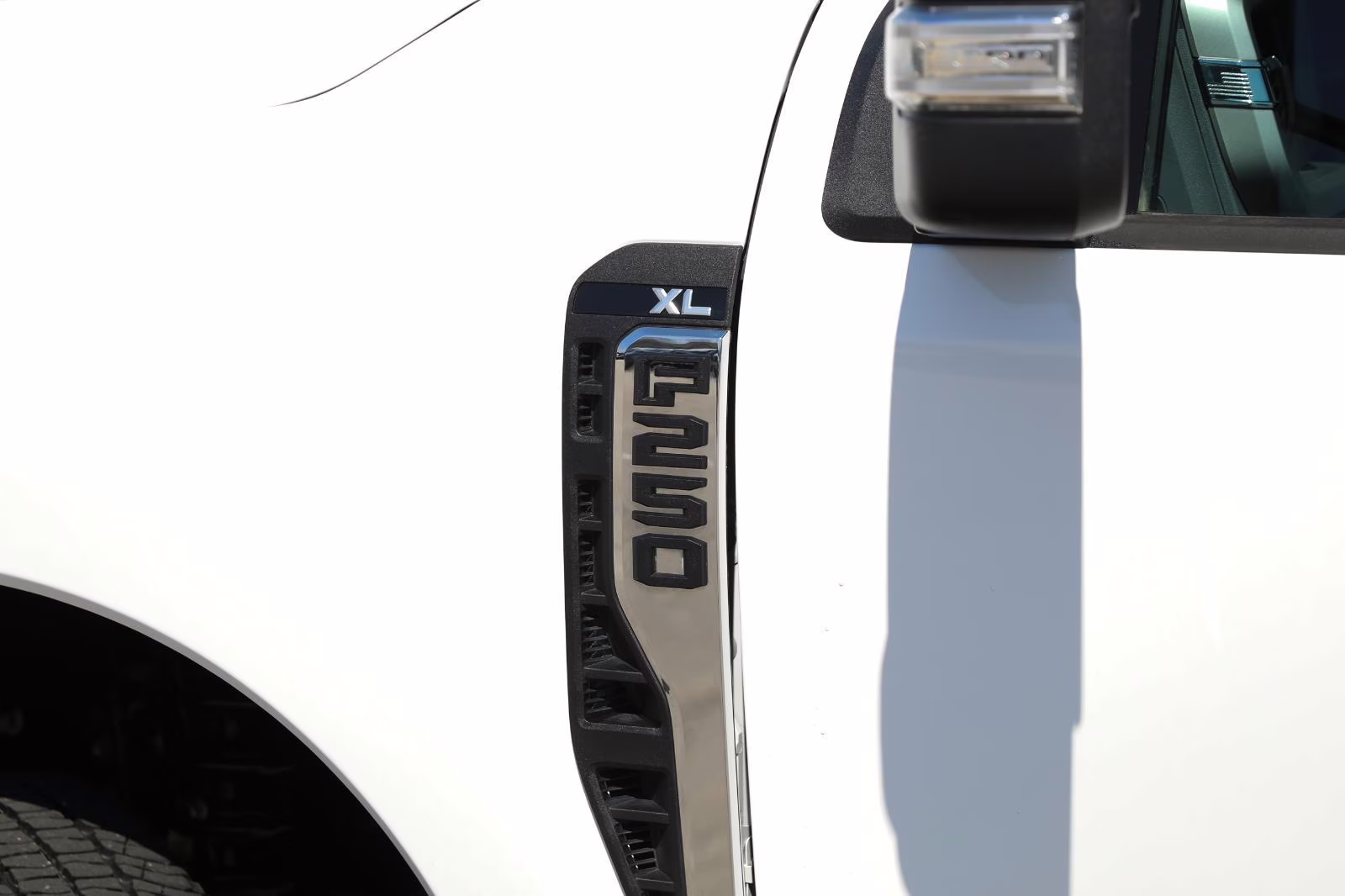 2023 Oxford White Ford Super Duty F-250 SRW XL 4X4 Truck