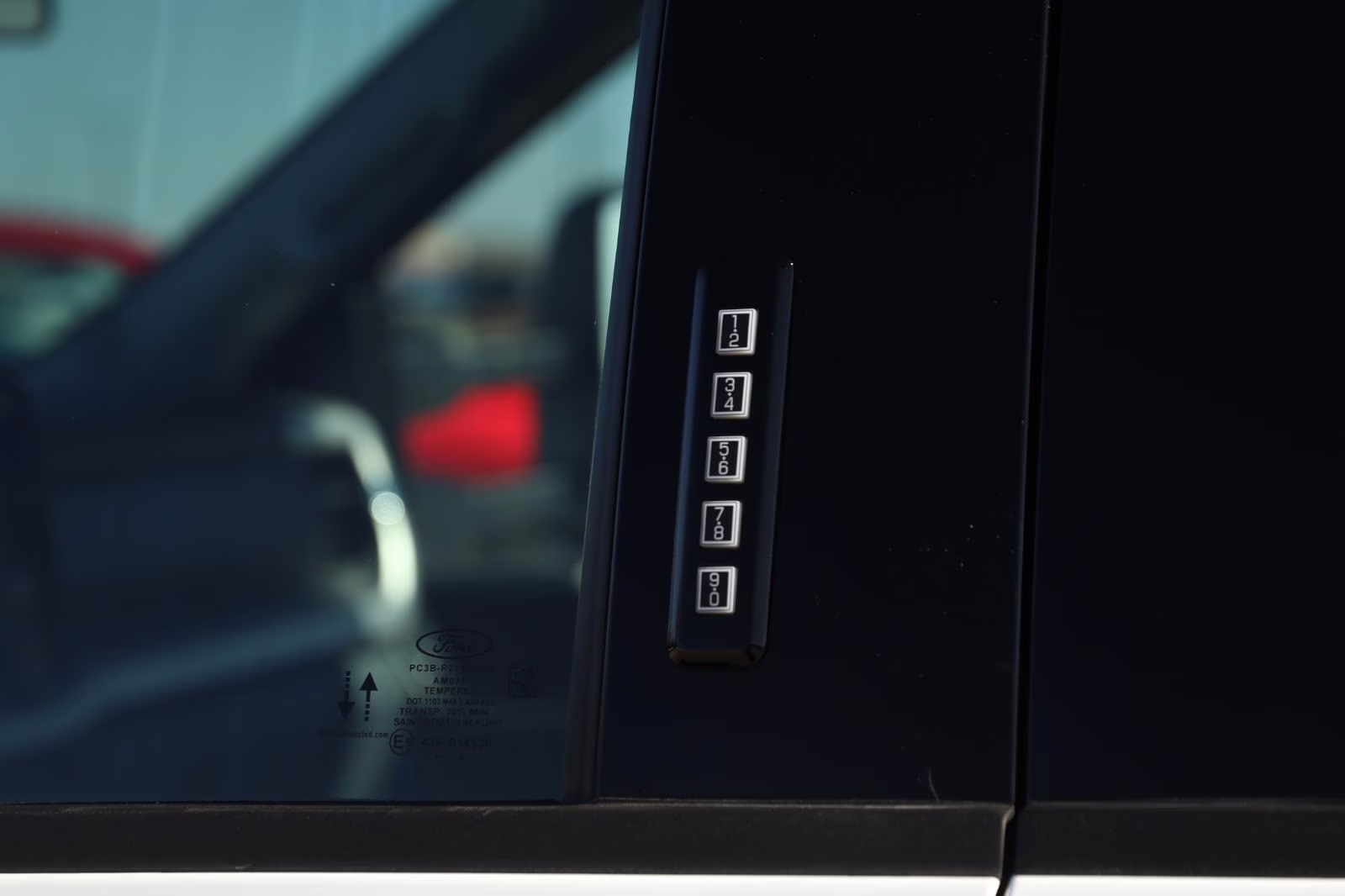 2024 Oxford White Ford Super Duty F-350 SRW XLT 4X4 Truck