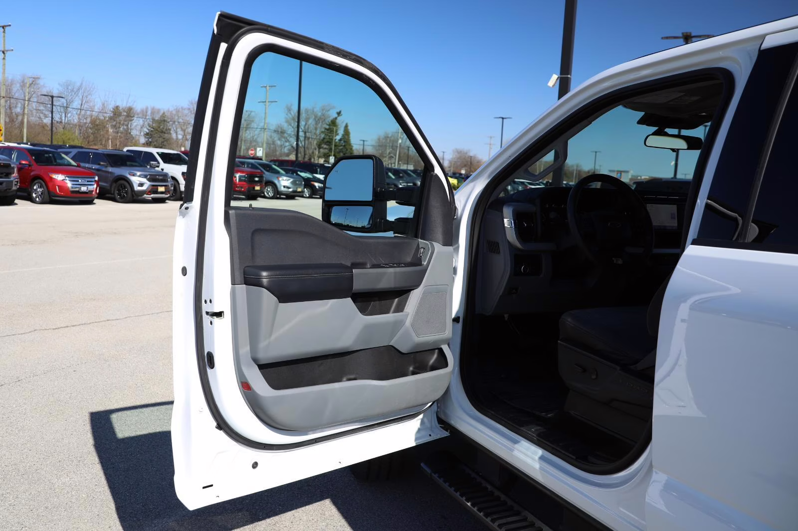 2024 Oxford White Ford Super Duty F-350 SRW XLT 4X4 Truck