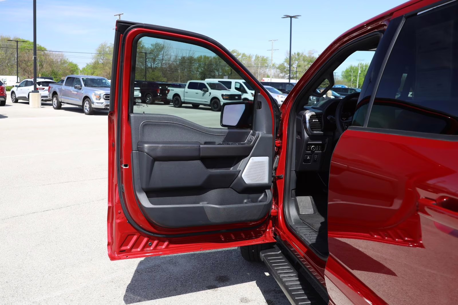 2025 Rapid Red Metallic Tinted Clearcoat Ford F-150 LARIAT 4X4 Truck