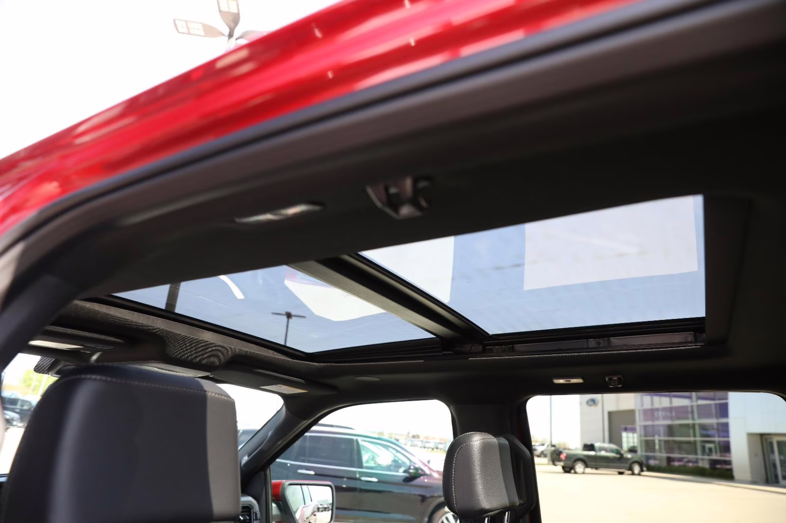 2025 Rapid Red Metallic Tinted Clearcoat Ford F-150 LARIAT 4X4 Truck