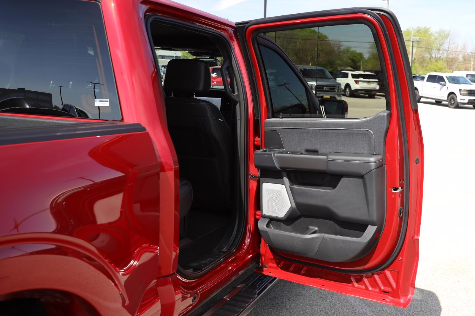 2025 Rapid Red Metallic Tinted Clearcoat Ford F-150 LARIAT 4X4 Truck