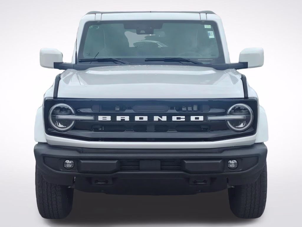 2026 Oxford White Ford Bronco Outer Banks 4X4 SUV