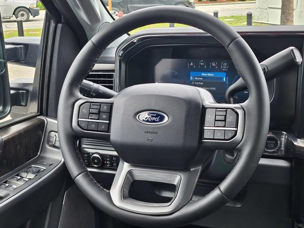 2026 Avalanche Ford Super Duty F-350 SRW Lariat 4X4 Truck
