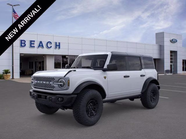 2026 Oxford White Ford Bronco Badlands 4X4 SUV