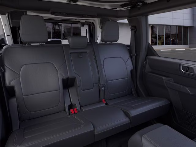 2026 Oxford White Ford Bronco Badlands 4X4 SUV