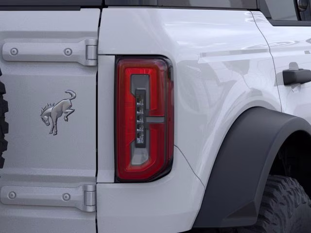 2026 Oxford White Ford Bronco Badlands 4X4 SUV
