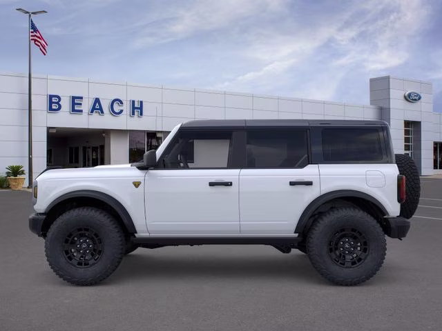 2026 Oxford White Ford Bronco Badlands 4X4 SUV