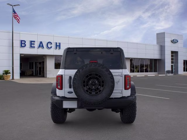 2026 Oxford White Ford Bronco Badlands 4X4 SUV