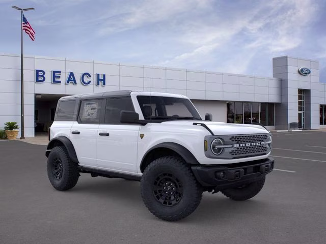 2026 Oxford White Ford Bronco Badlands 4X4 SUV
