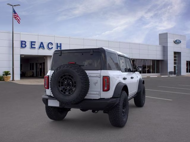 2026 Oxford White Ford Bronco Badlands 4X4 SUV