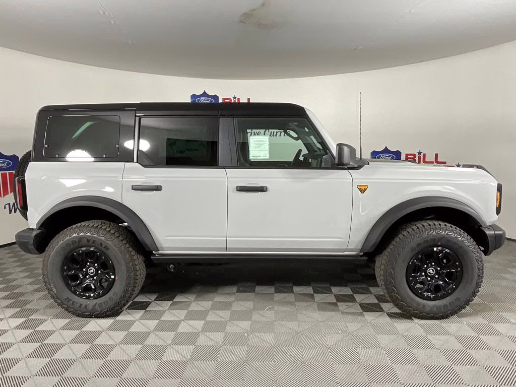 2026 Avalanche Ford Bronco Badlands 4X4 SUV