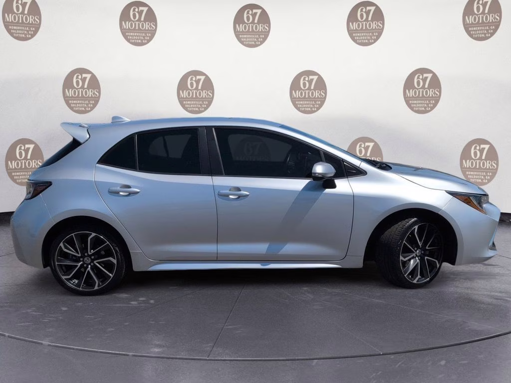 2021 Classic Silver Metallic Toyota Corolla Hatchback XSE FWD Hatchback