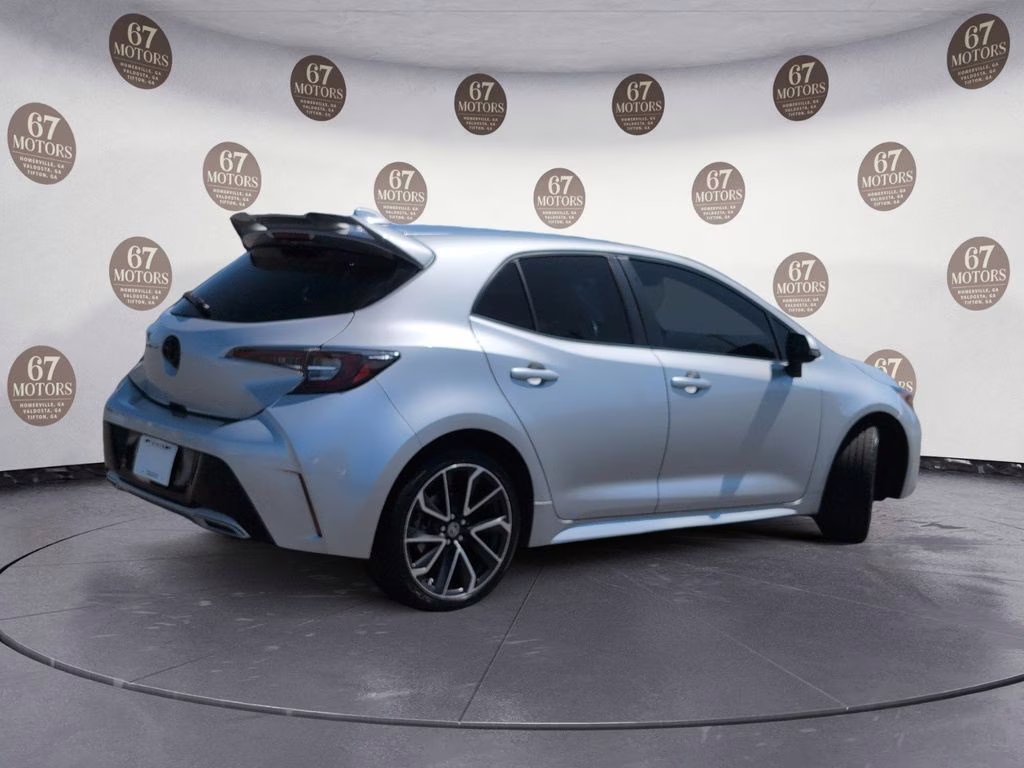 2021 Classic Silver Metallic Toyota Corolla Hatchback XSE FWD Hatchback