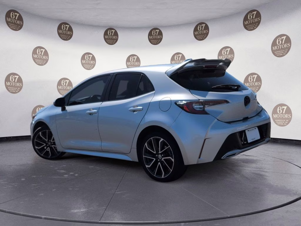 2021 Classic Silver Metallic Toyota Corolla Hatchback XSE FWD Hatchback