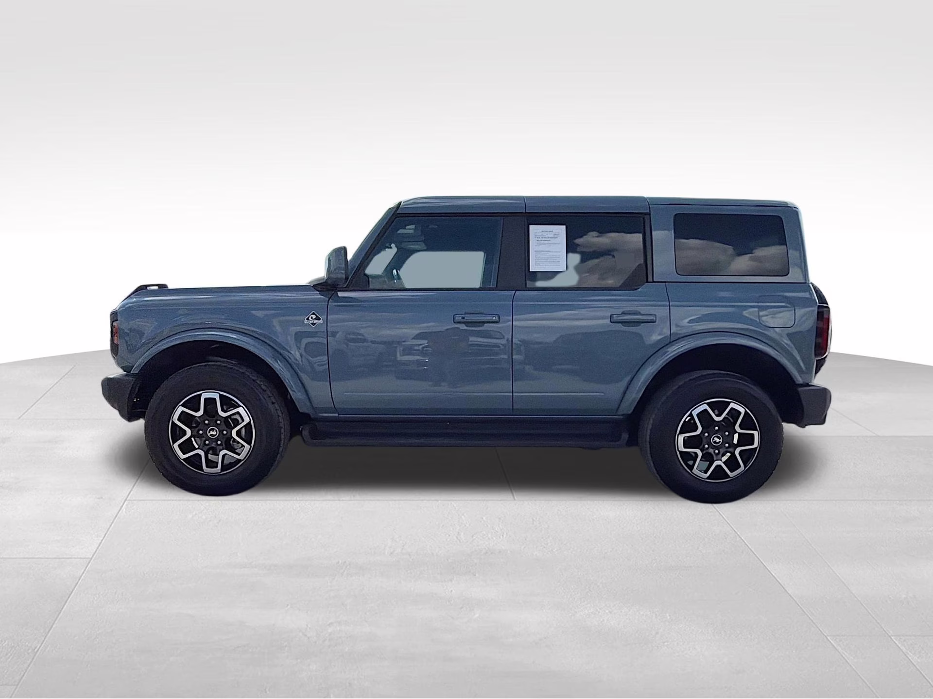 2025 Azure Gray Met Tri-Coat Ford Bronco Outer Banks 4X4 SUV