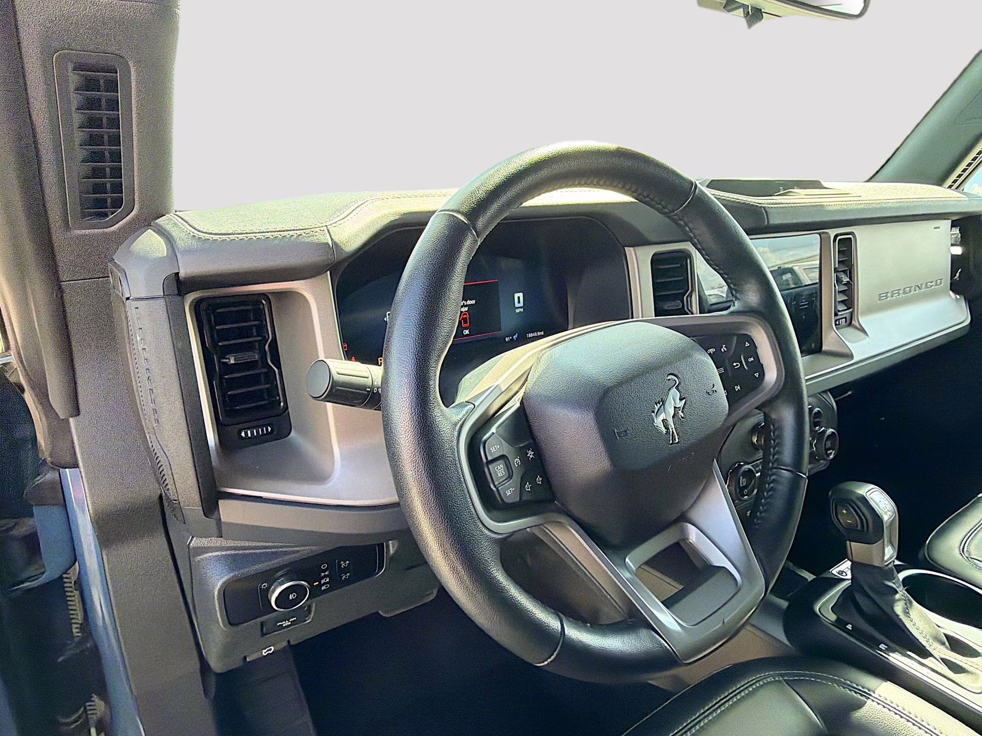 2025 Azure Gray Met Tri-Coat Ford Bronco Outer Banks 4X4 SUV