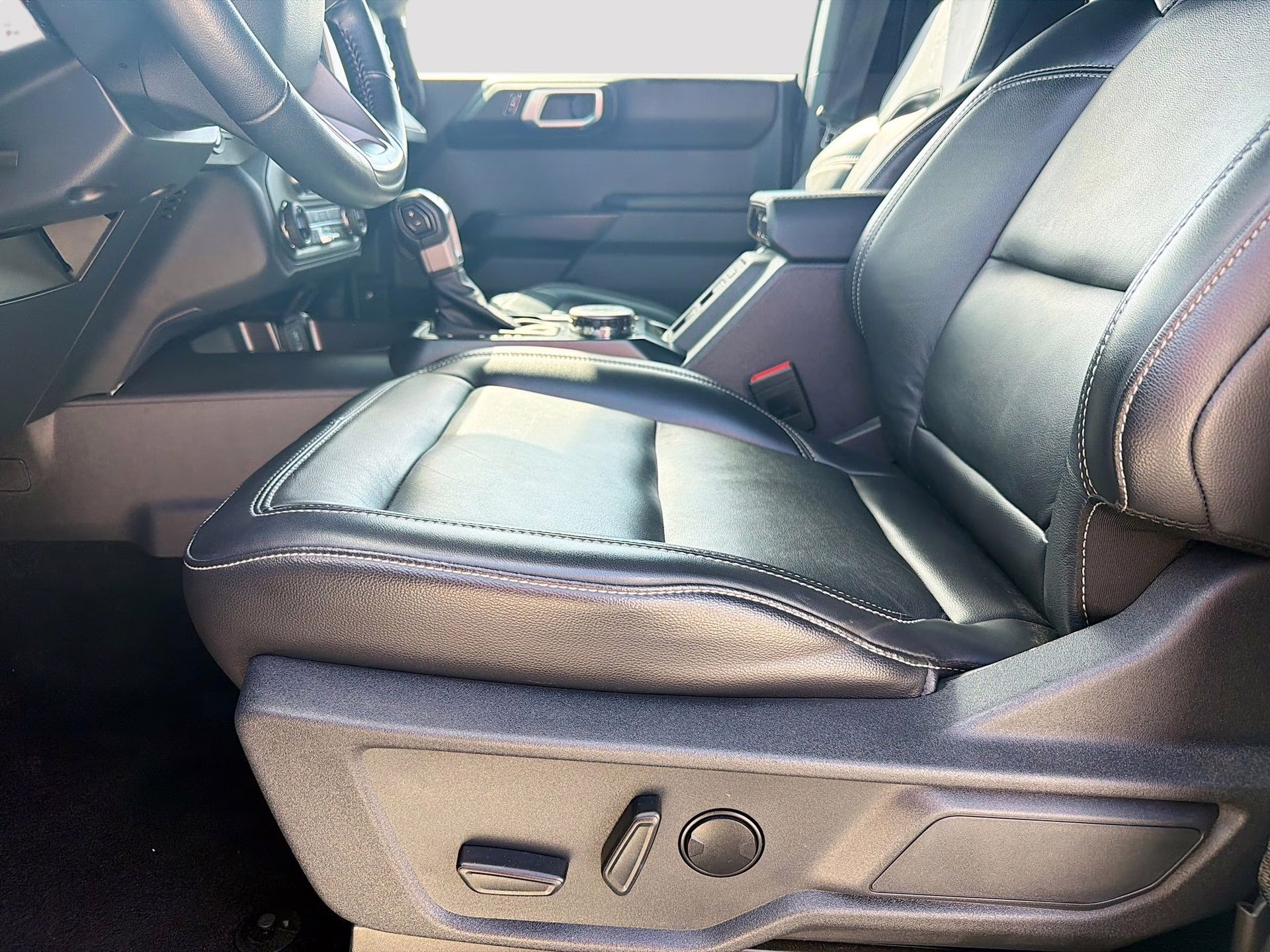 2025 Azure Gray Met Tri-Coat Ford Bronco Outer Banks 4X4 SUV