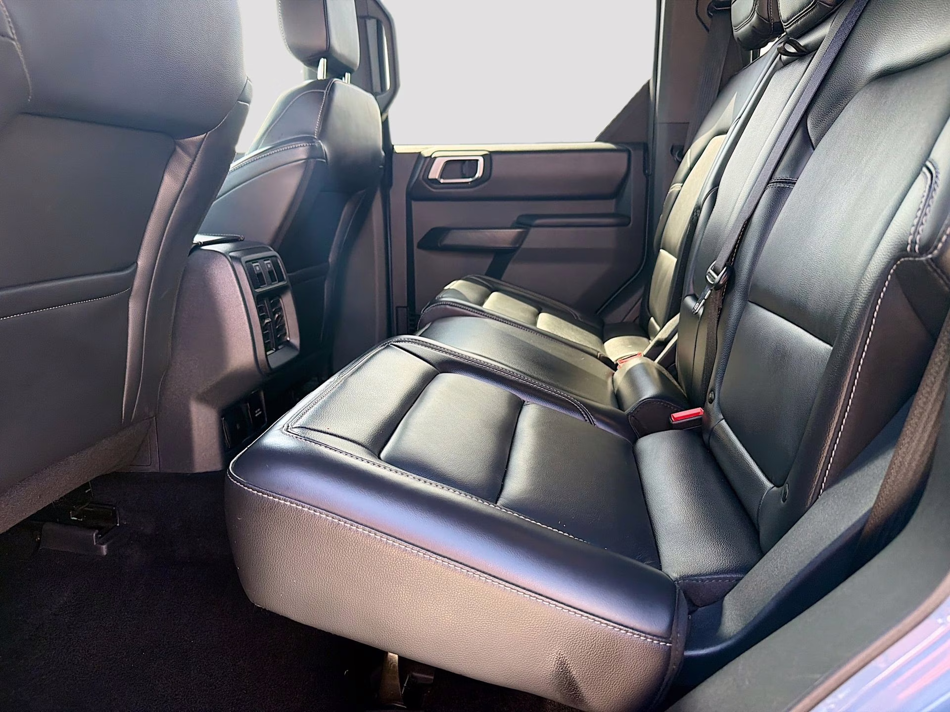 2025 Azure Gray Met Tri-Coat Ford Bronco Outer Banks 4X4 SUV
