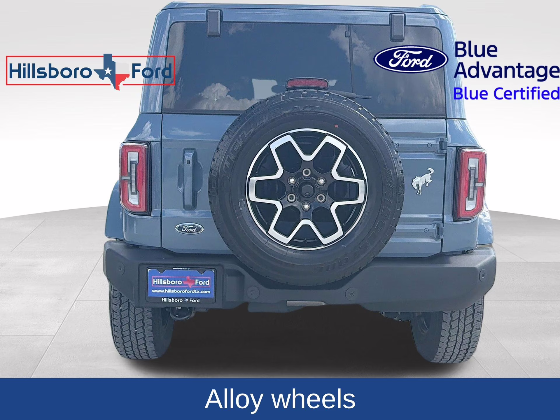 2025 Azure Gray Met Tri-Coat Ford Bronco Outer Banks 4X4 SUV