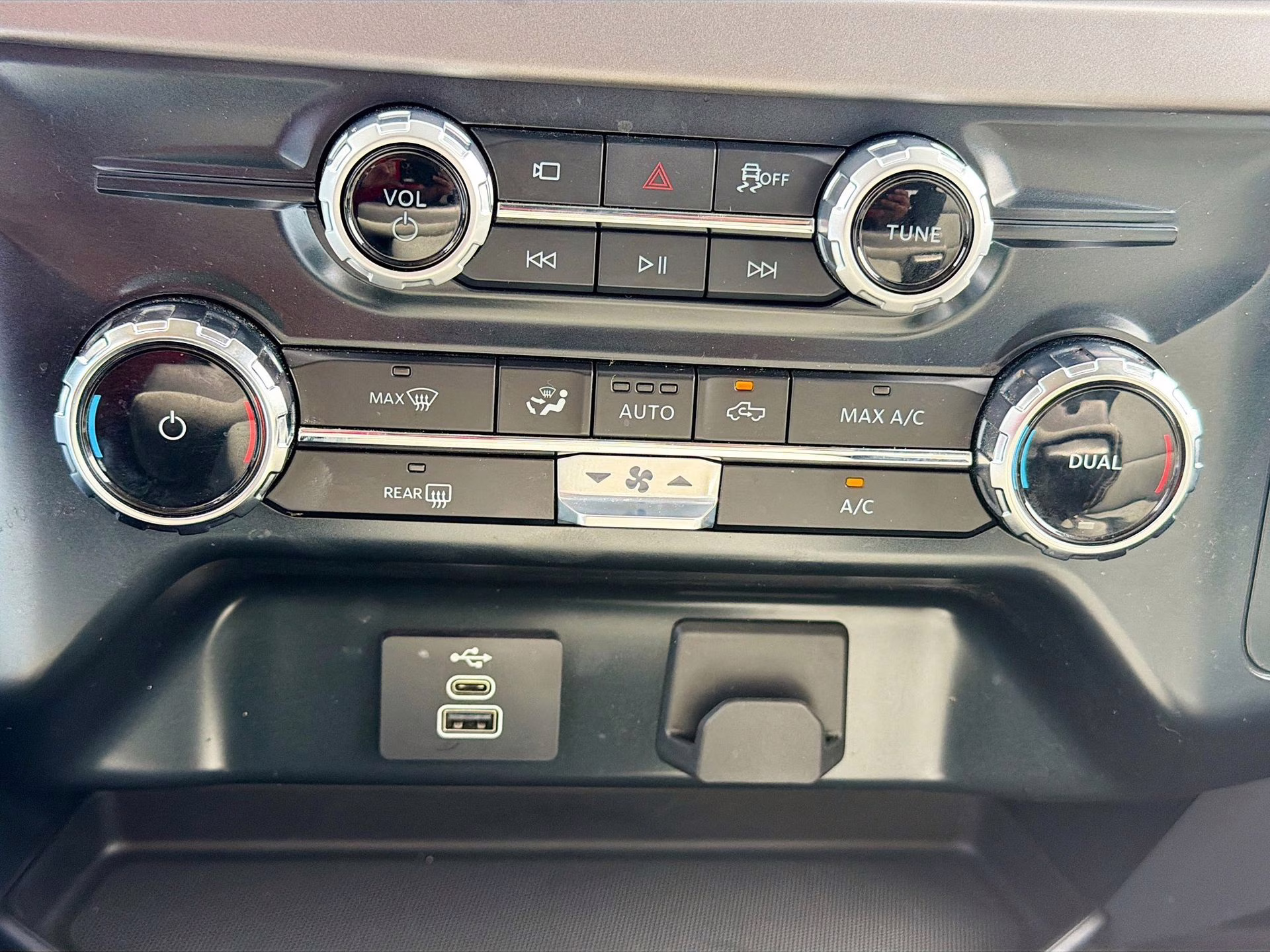 2025 Iconic Silver Metallic Ford F-150 XLT 4X4 Truck