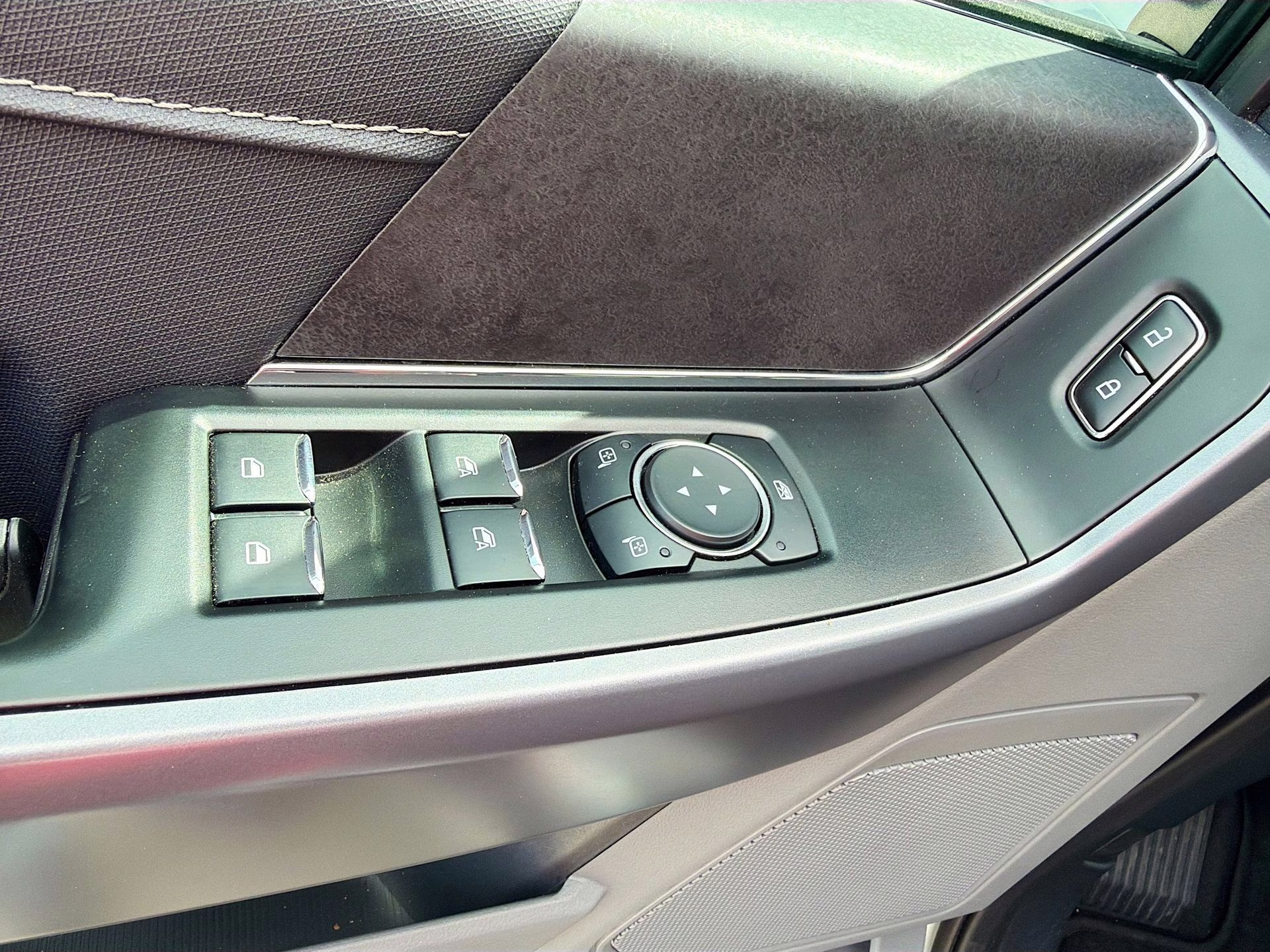 2025 Iconic Silver Metallic Ford F-150 XLT 4X4 Truck