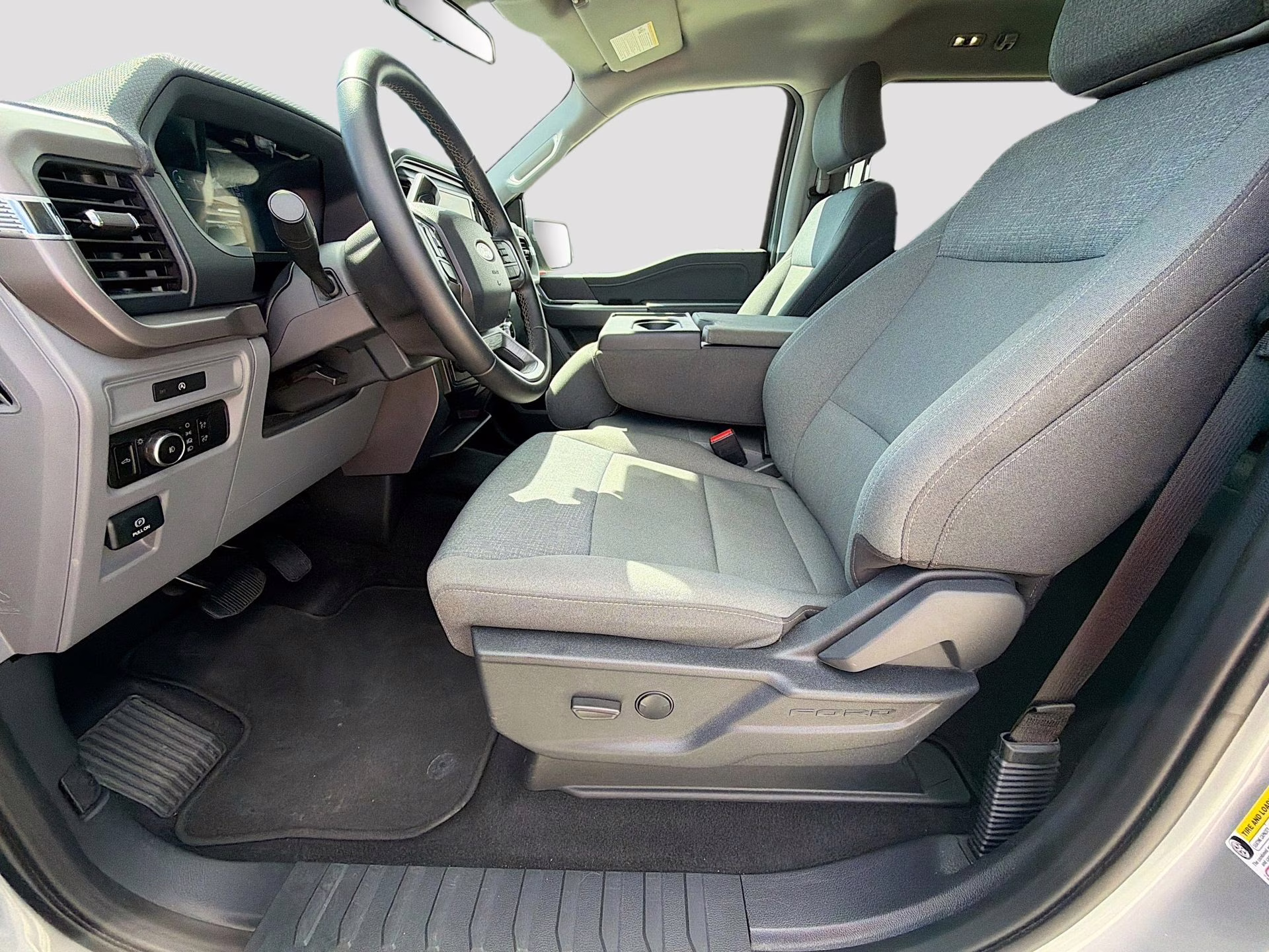 2025 Iconic Silver Metallic Ford F-150 XLT 4X4 Truck