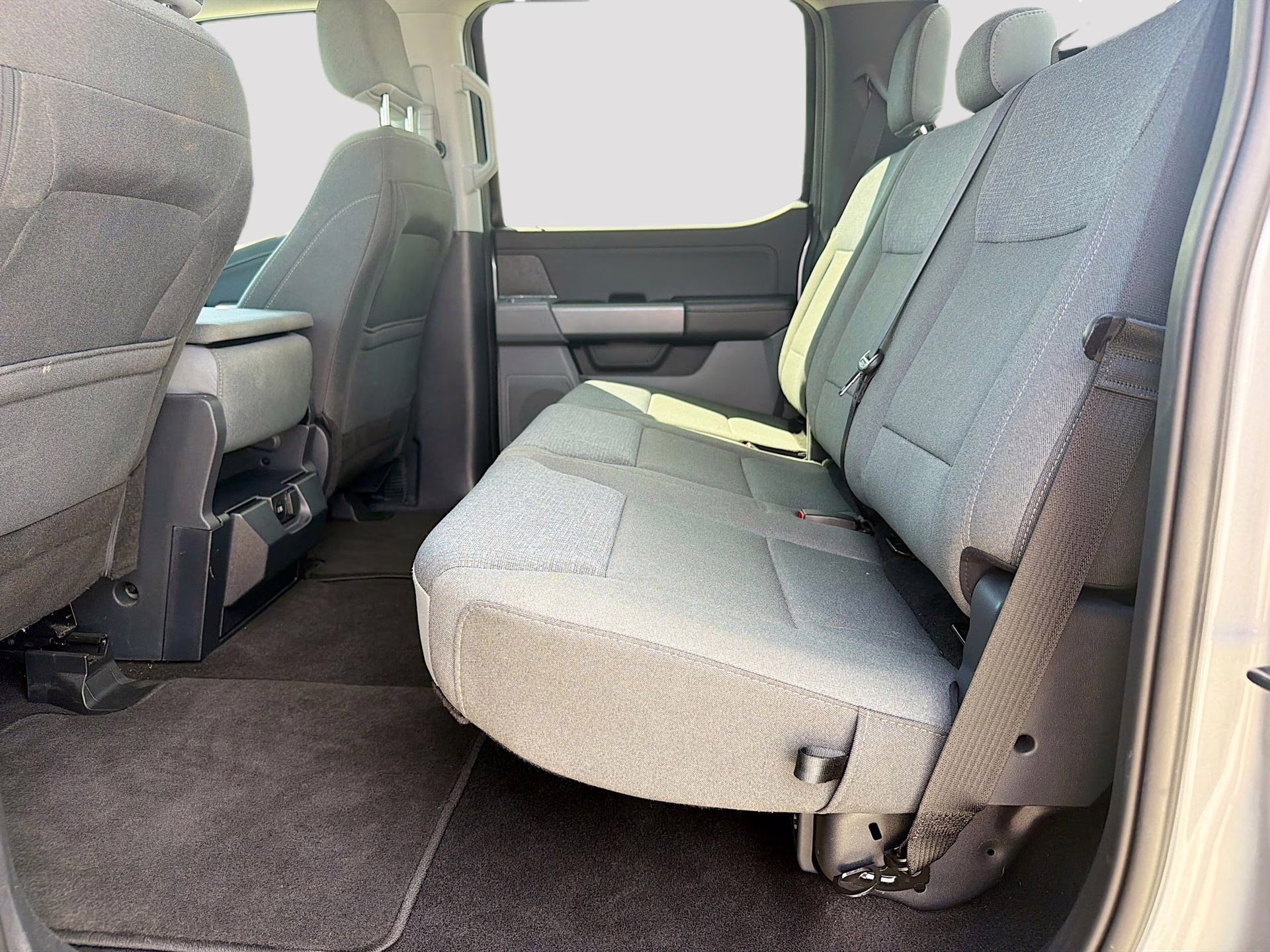 2025 Iconic Silver Metallic Ford F-150 XLT 4X4 Truck