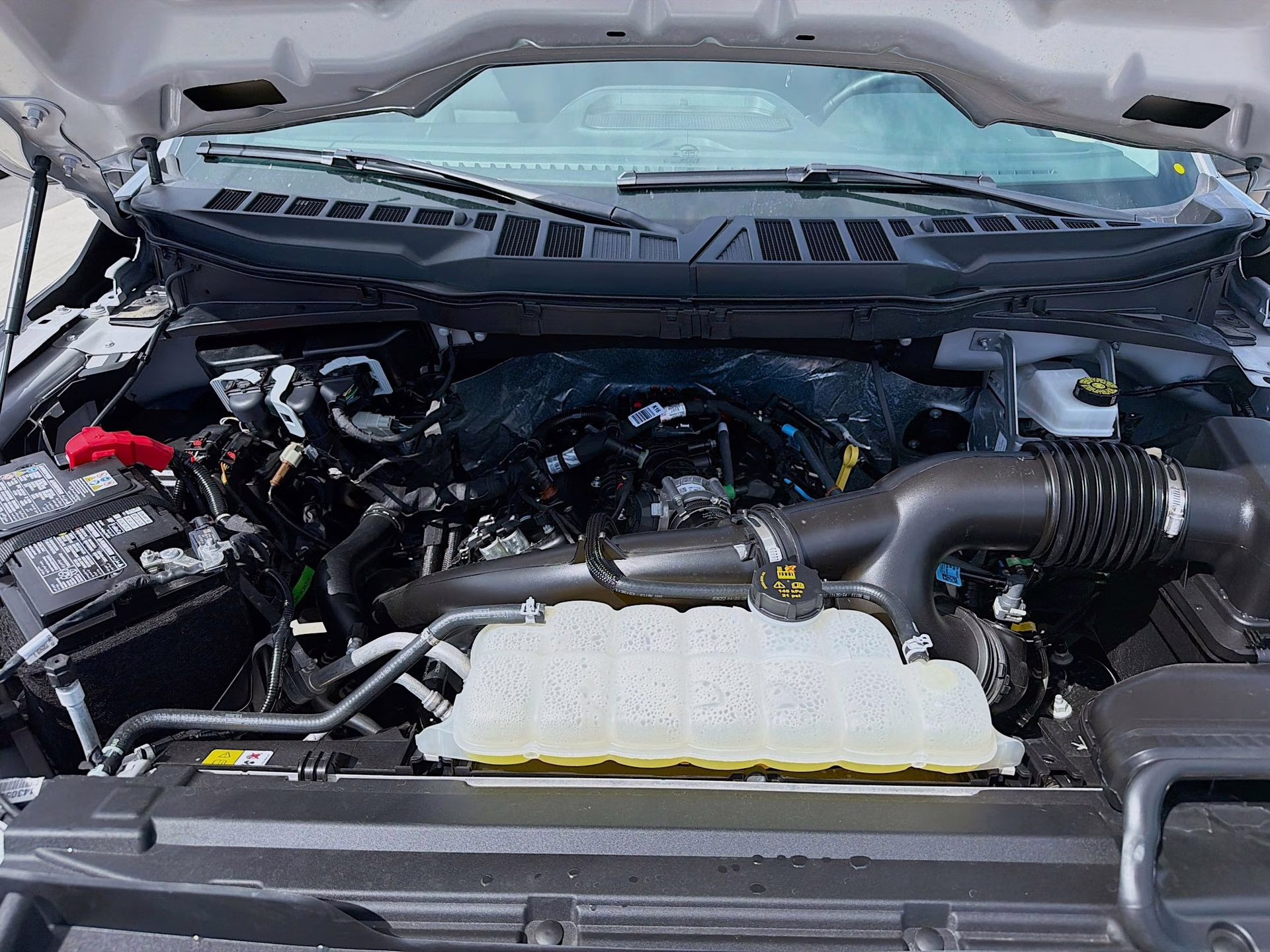 2025 Iconic Silver Metallic Ford F-150 XLT 4X4 Truck