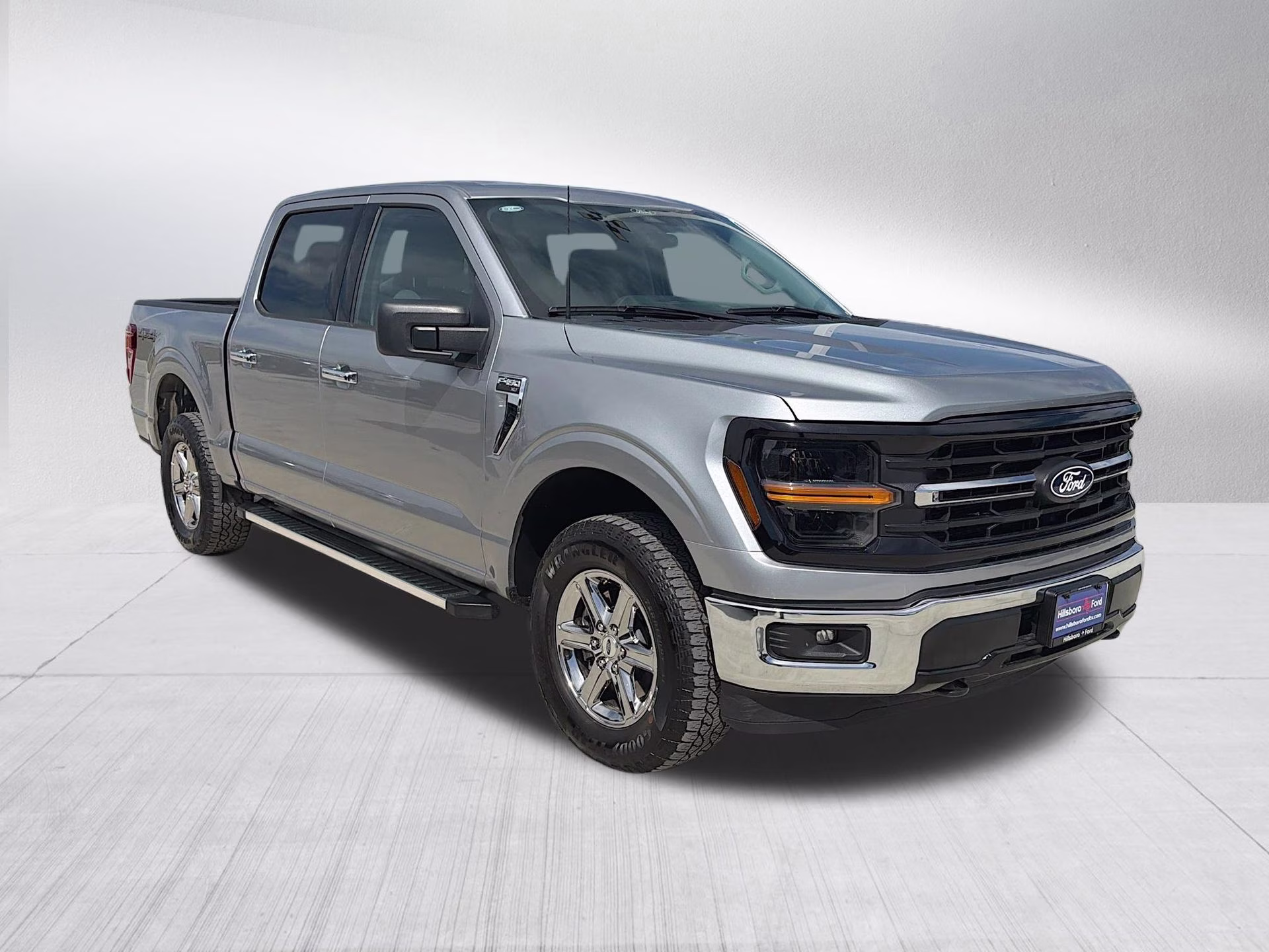 2025 Iconic Silver Metallic Ford F-150 XLT 4X4 Truck