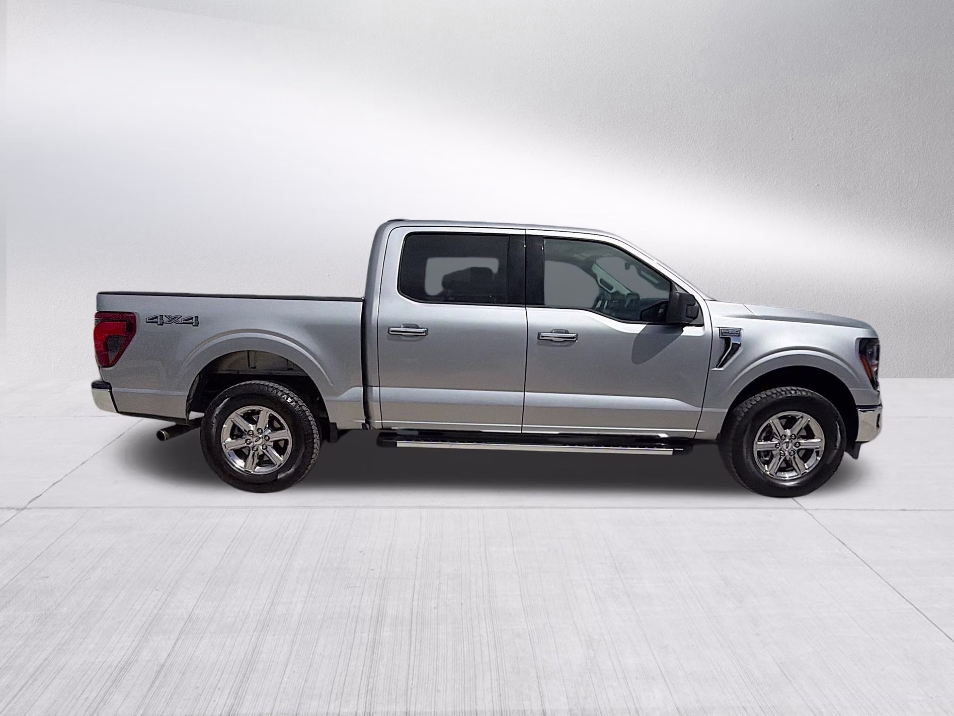2025 Iconic Silver Metallic Ford F-150 XLT 4X4 Truck