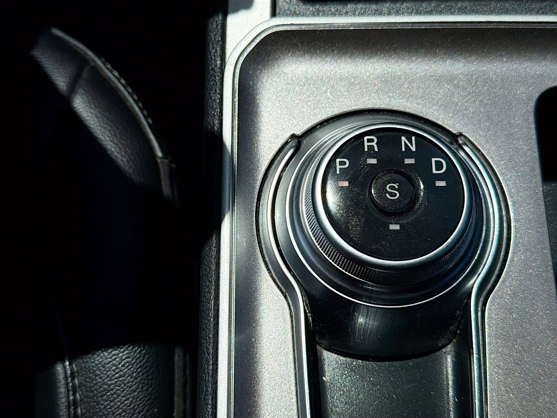 2024 Agate Black Metallic Ford Edge SEL AWD SUV